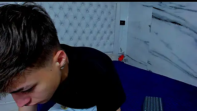 Ari and Storm online show from 11.29.25