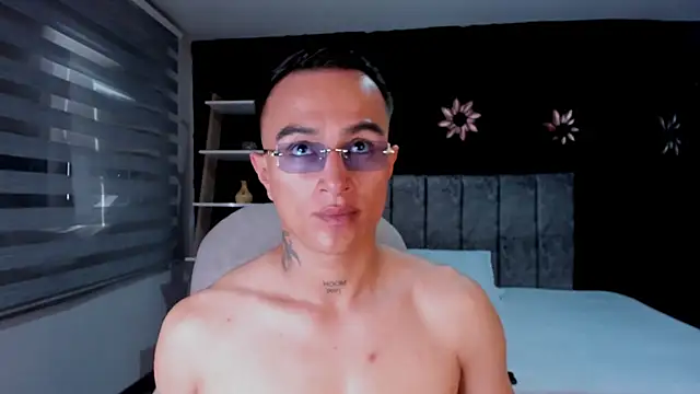 Snapshot of LiamDeep chatting on 04.29.26 LiamDeep online show from 04.29.26