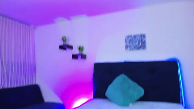 Snapshot of EimmyCruz_mc chatting on 09.30.25 EimmyCruz mc online show from 09.30.25