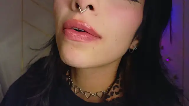 Hollyxx  online show from 11.15.25