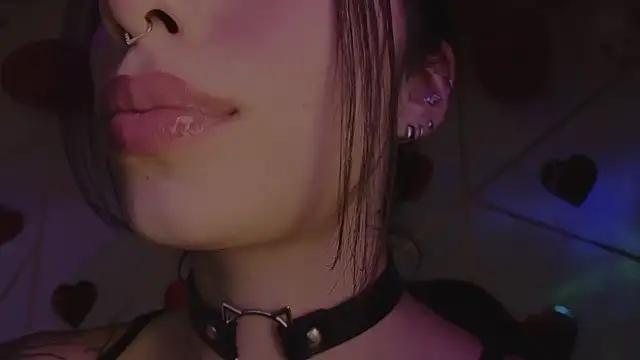 Hollyxx  online show from 02.18.26