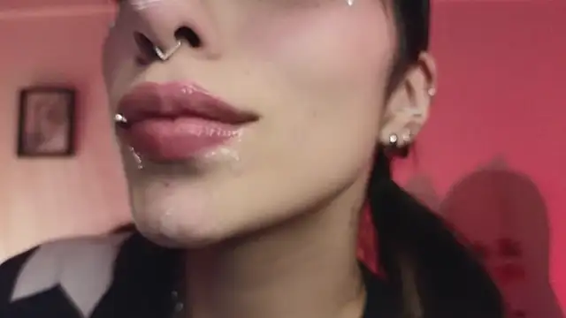 Hollyxx  online show from 04.23.26