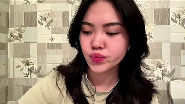 Snapshot of MIMIMary chatting on 10.01.25 MIMIMary online show from 10.01.25