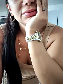 mia mancinii online show from 04.08.26