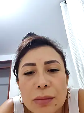 mia mancinii online show from 04.11.26