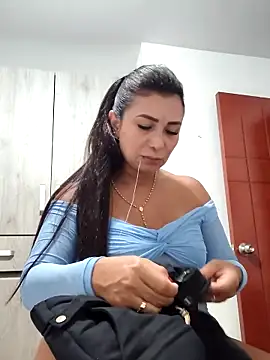mia mancinii online show from 05.14.26