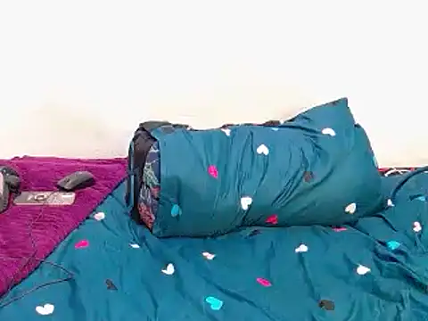 Snapshot of SlenderCaramelBabexx chatting on 09.21.25 SlenderCaramelBabexx online show from 09.21.25