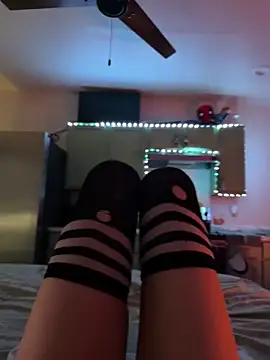 littiekitty online show from 10.13.25