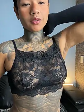 Snapshot of xbigpeach chatting on 11.04.25 xbigpeach online show from 11.04.25