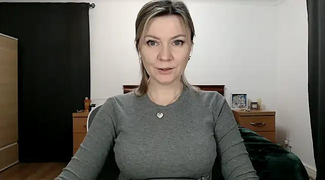 Snapshot of ParadiseAlina chatting on 01.11.25 ParadiseAlina online show from 01.11.25