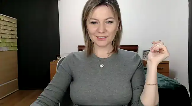Snapshot of ParadiseAlina chatting on 02.02.25 ParadiseAlina online show from 02.02.25