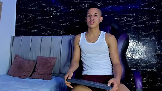 Snapshot of Jhos_Smith chatting on 11.29.25 Jhos Smith online show from 11.29.25