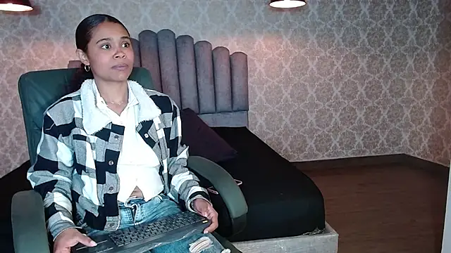 Kristall 06 online show from 10.04.25