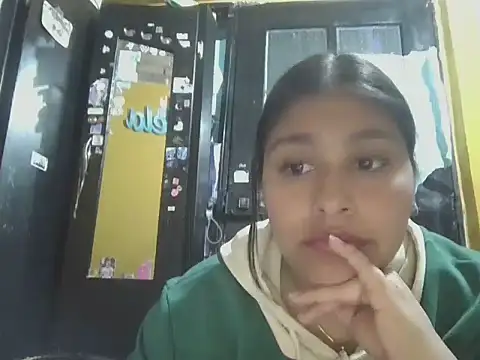 Snapshot of zairabreze chatting on 06.25.26 zairabreze online show from 06.25.26