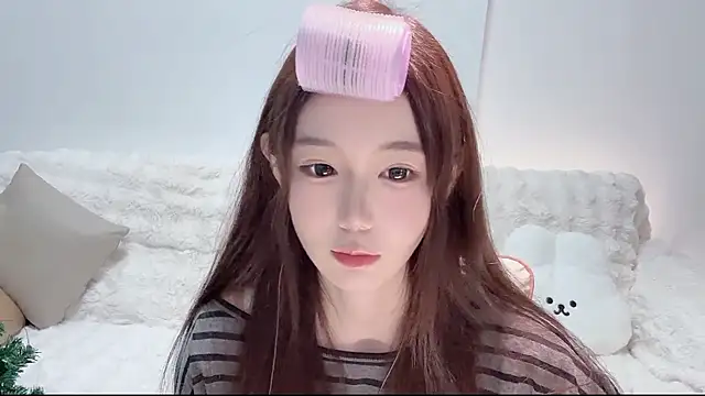 Xiao-runbao online show from 11.03.25