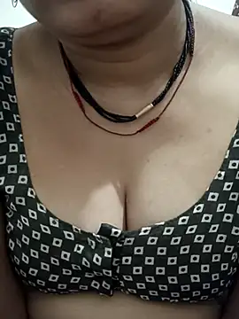 Snapshot of monu_bhabi chatting on 03.11.26 monu bhabi online show from 03.11.26