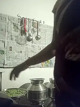 Snapshot of monu_bhabi chatting on 03.14.26 monu bhabi online show from 03.14.26