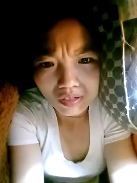 ngan-cute online show from 12.15.25