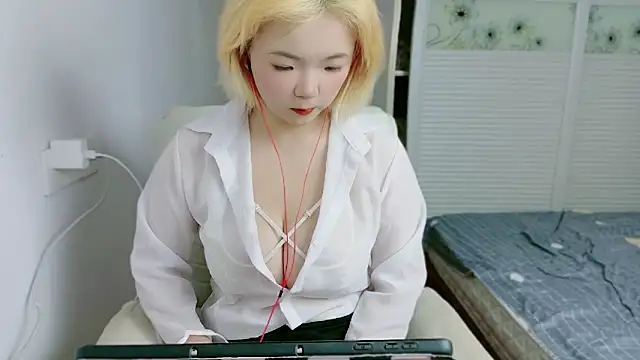 E-cup2 online show from 10.02.25