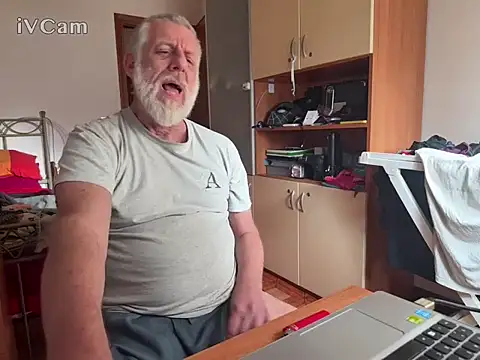 Snapshot of Pigna16PSRN chatting on 02.10.26 Pigna16PSRN online show from 02.10.26