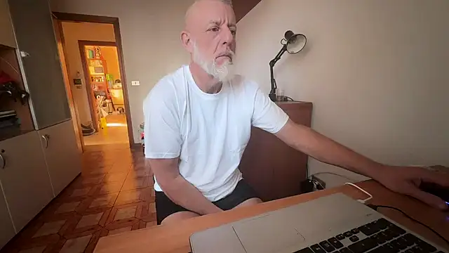 Snapshot of Pigna16PSRN chatting on 02.17.26 Pigna16PSRN online show from 02.17.26