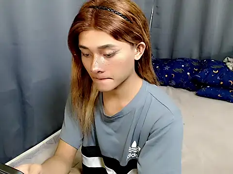 Petite HugeCock online show from 07.13.26