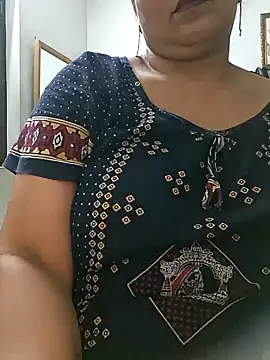 Snapshot of angel_ridhi chatting on 05.28.26 angel ridhi online show from 05.28.26