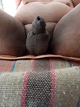 Snapshot of HotsitoTQM chatting on 12.17.25 HotsitoTQM online show from 12.17.25