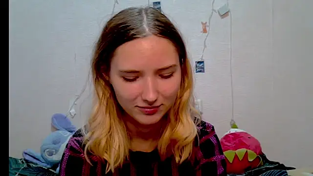  kikiclark   online show from 10.04.25