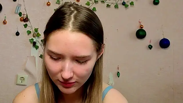  kikiclark   online show from 02.08.26