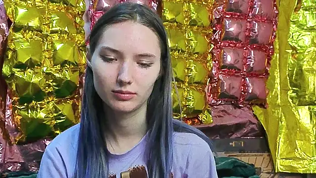  kikiclark   online show from 04.04.26