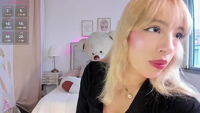 Mayajhons online show from 10.18.25