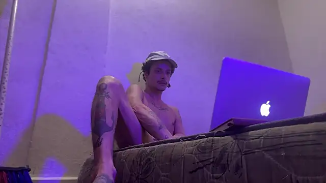 chrisalmeid  online show from 04.05.26