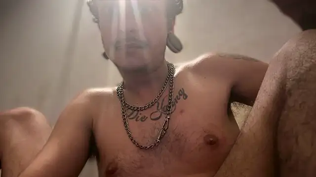 Snapshot of chrisalmeid_ chatting on 04.28.26 chrisalmeid online show from 04.28.26