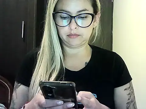 Valery  Rouse  online show from 12.14.25