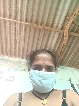 Snapshot of Hot-honi chatting on 09.16.25 Hot-honi online show from 09.16.25