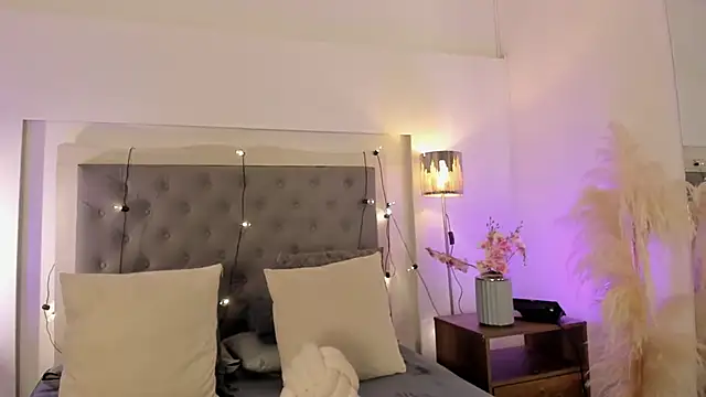 lea walkerr online show from 04.17.26