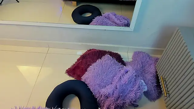 Mia Valentine  online show from 04.14.26