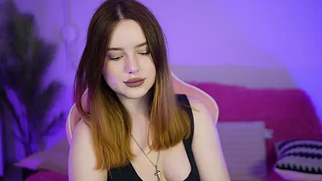 Snapshot of MilanaMoons chatting on 09.12.25 MilanaMoons online show from 09.12.25