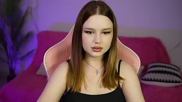 Snapshot of MilanaMoons chatting on 09.26.25 MilanaMoons online show from 09.26.25