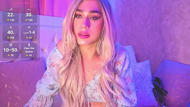 saraah queen1 online show from 10.31.25