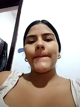 Snapshot of daringxxxhot chatting on 09.20.25 daringxxxhot online show from 09.20.25