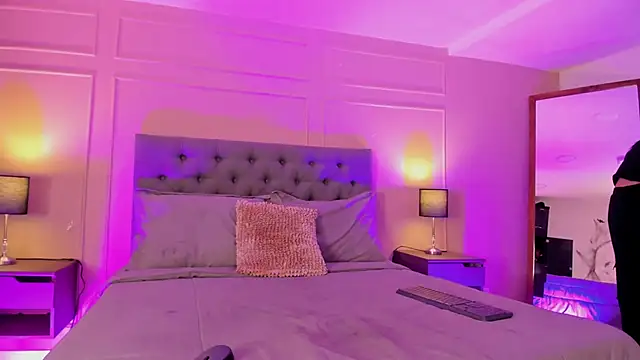 ALICESANDOVAL online show from 11.12.25