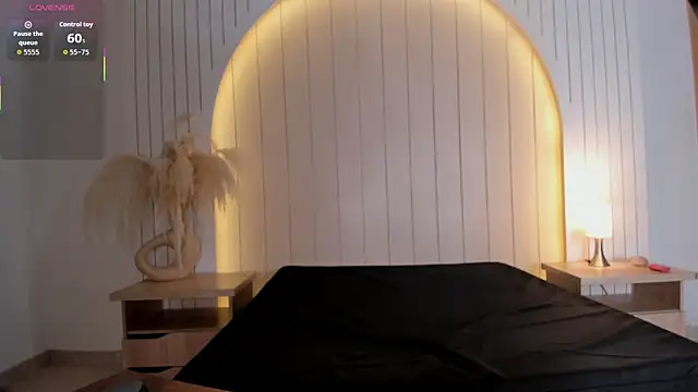 ALICESANDOVAL online show from 04.12.26