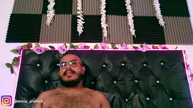  leda swan  online show from 03.07.26