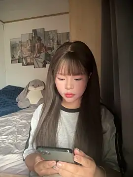 SarahBeii online show from 10.28.25