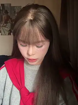 SarahBeii online show from 12.15.25