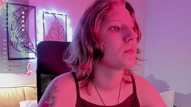 Hailey Foxy online show from 11.22.25