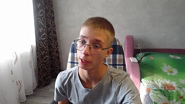 glasses cat online show from 09.15.25