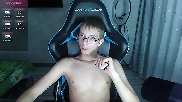 glasses cat online show from 01.15.26